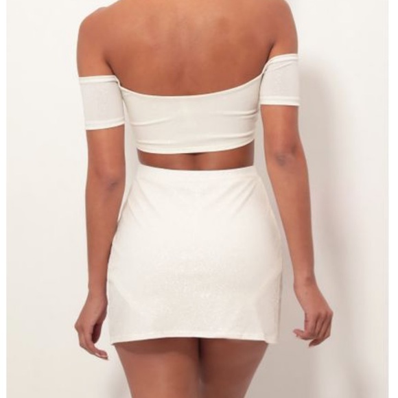 Lucy in the sky Two Piece set ✨ - Picture 3 of 9